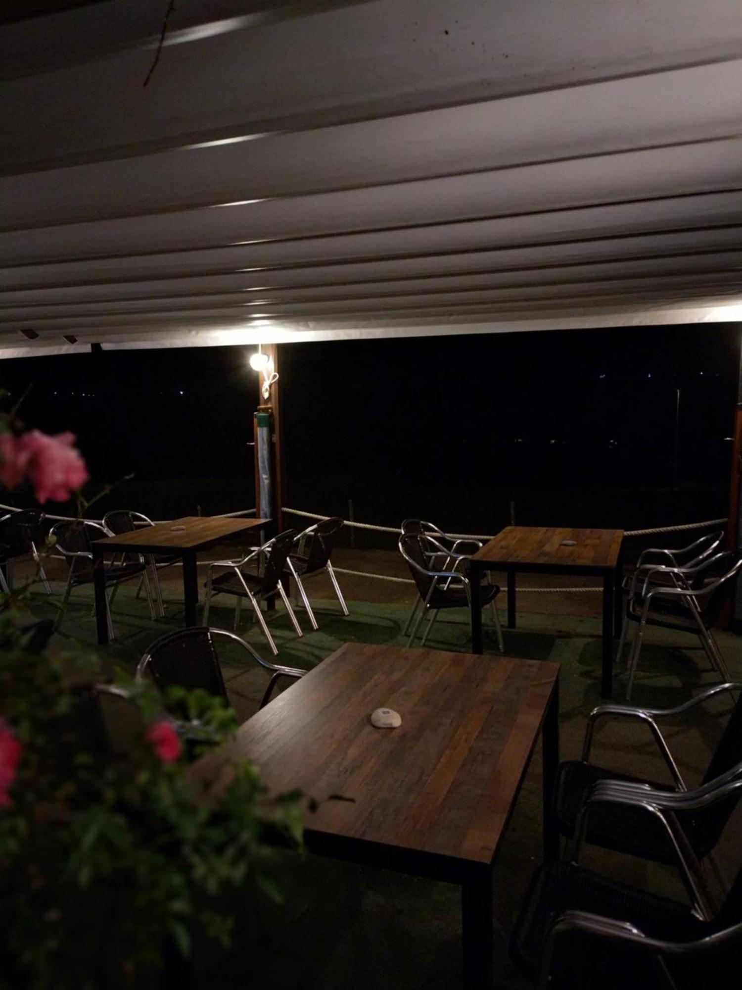 Hostal Restaurante Parajes Castropol Exterior foto